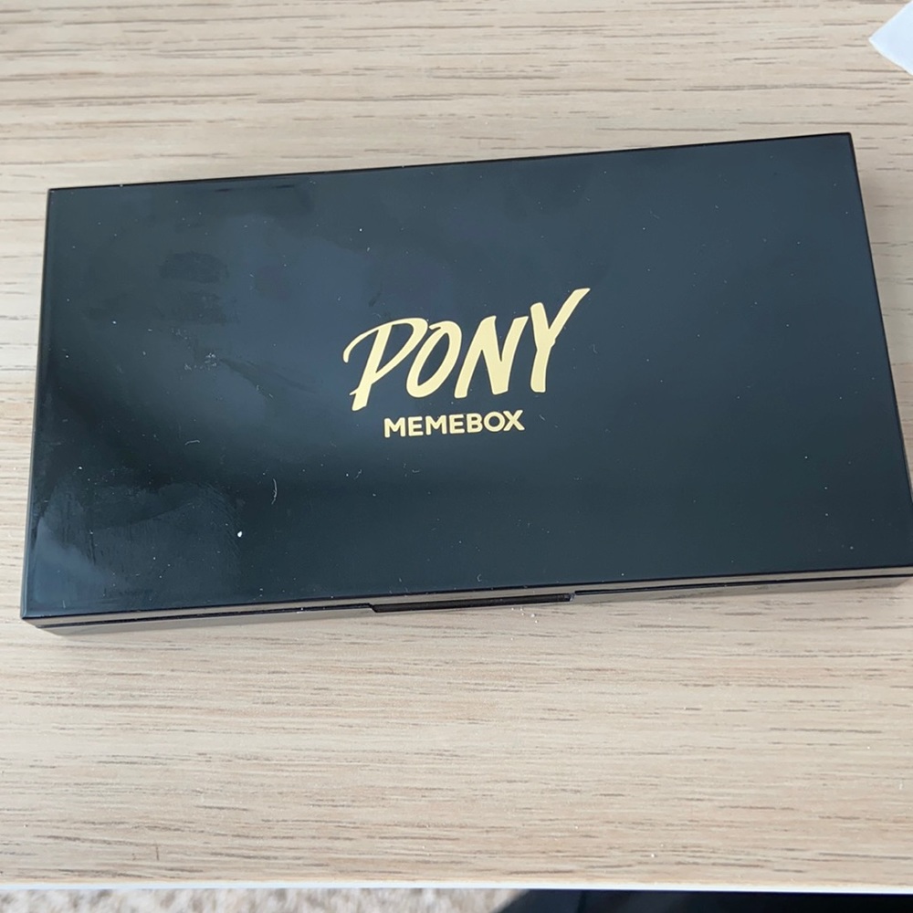 Pony effect memebox eyeshadow palette